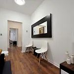 Places4Stay Little Italy Luxury