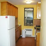 Sunny And Spacious Apartment