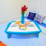 Two Bridges Apartment