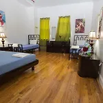 Ny Moore Hostel *