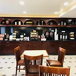 Hotel Queens County And