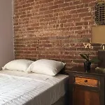 Bed & Breakfast Harlem 2*