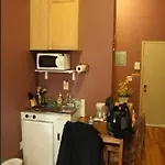 Bed & Breakfast Harlem 2*