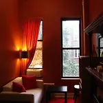 Bed & Breakfast Harlem 2*