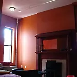 Bed & Breakfast Harlem 2*