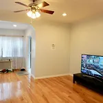 2 Floors Entire House 30 Min To Manhattan-Sleep 10