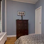 East 51St Street Apt 4G