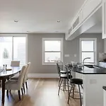 Holmes Place II By Onefinestay