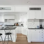 Holmes Place II By Onefinestay