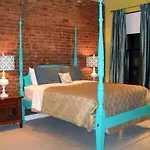 Guest house 255west