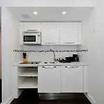 Amazing Doorman Apt At Midtown Near Time Square