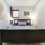 Fresh, Modern East Village Condo! 3Br, 2Ba Sleeps Many #Groups #Subway