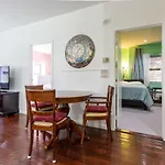 Midtown East Deluxe 2 Bedroom Apartment