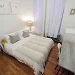 Gramercy Park Modern One Bedroom Apartment For 2 People