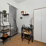 Gramercy Park Modern One Bedroom Apartment For 2 People