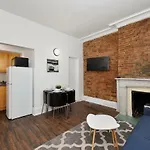 Nomad 2 Bedrooms Apartment Accomadates 5