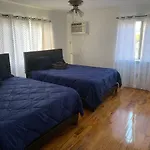 Spacious Luxury Apartment 20 Mins From Barclays!