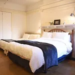 Hamilton Suite - Priv Bathrm - Near Subway