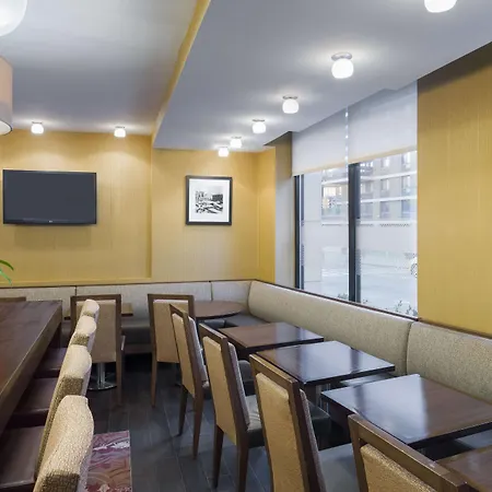 Hampton By Hilton Seaport Hotel New York