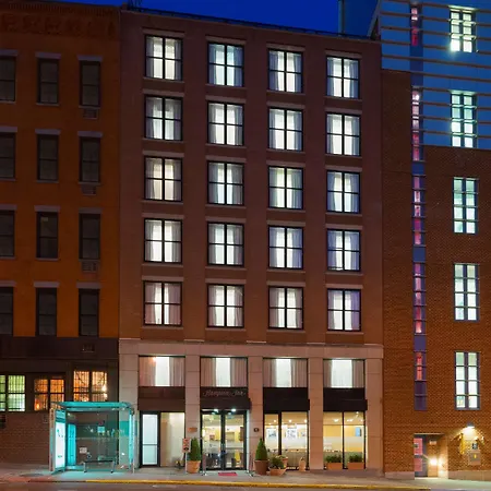 Hampton By Hilton Seaport Hotel