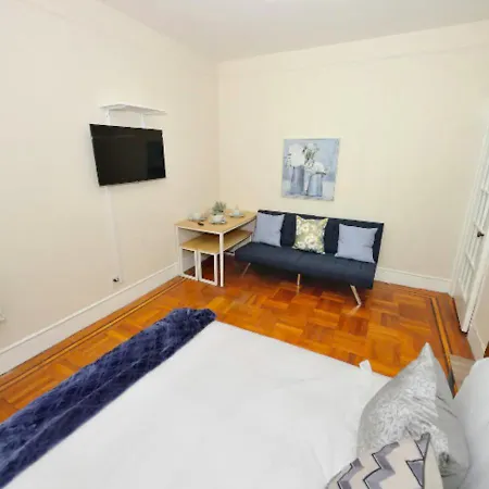 Two Bedroom With Great Location In Nyc *