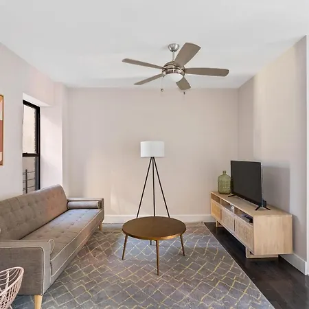 Designed 3br In Upper Manhattan With Washer And Dryer Apartment New York