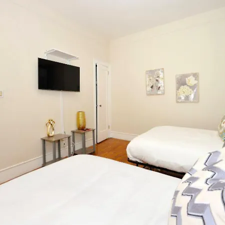 Two Bedroom With Great Location In Nyc *
