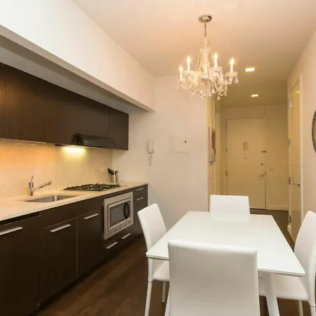 2bd 1ba At Financial District Apartment