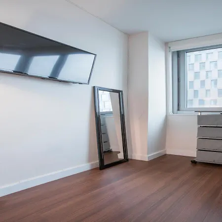 Excellent 2 Bd At Murray Hill Apartment *