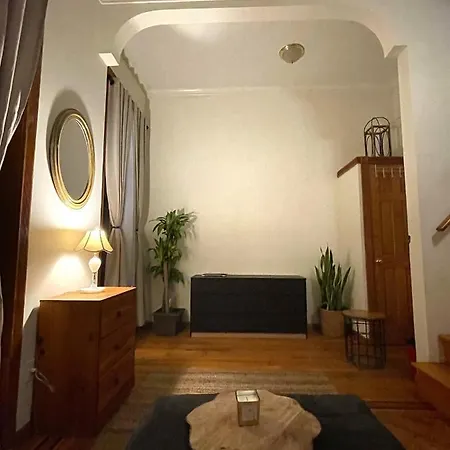 Apartment Entire In Upper West *