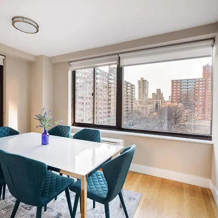 Excellent 3 Beds 2 Baths By Park New York