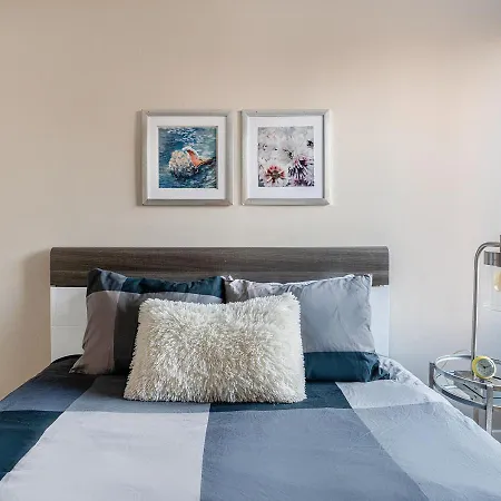Excellent 3 Beds 2 Baths By Park *