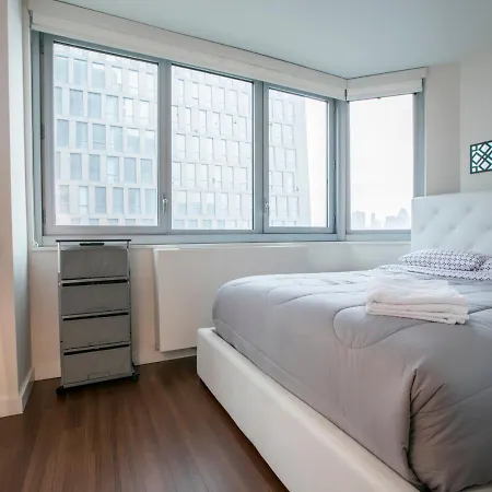 Excellent 2 Bd At Murray Hill New York