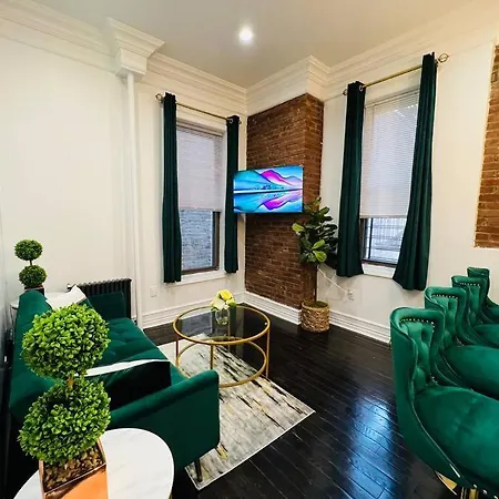 Apartment Stunning Emerald 2 Bedroom