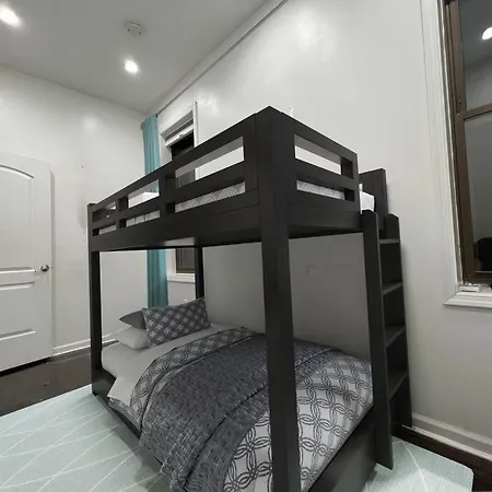 Apartment Stunning Emerald 2 Bedroom New York