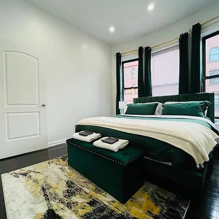 Stunning Emerald 2 Bedroom *