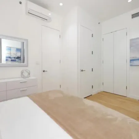 Spacious 2br 2ba In The Heart Of Midtown Manhattan Apartment New York