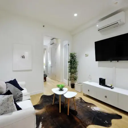 Spacious 2br 2ba In The Heart Of Midtown Manhattan Apartment