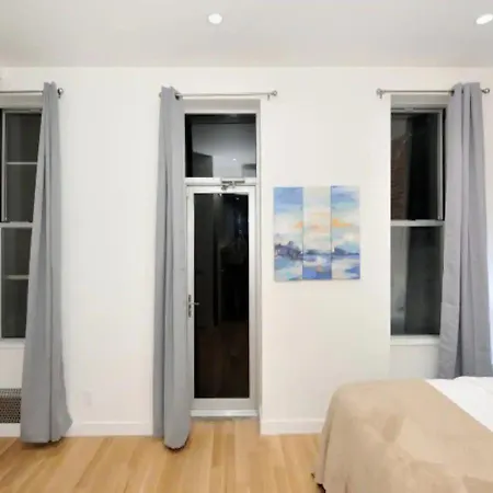 Apartment Spacious 2br 2ba In The Heart Of Midtown Manhattan