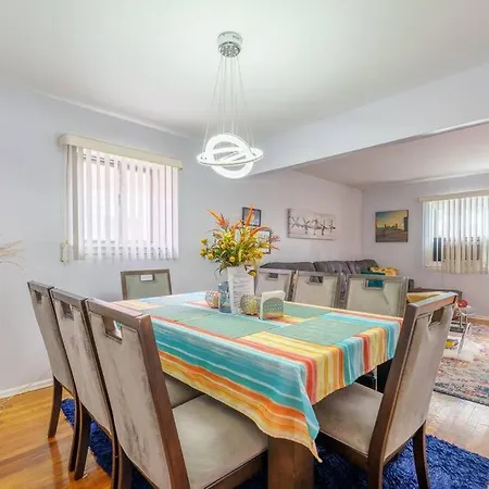 Cozy One Bedroom Close To Jfk New York