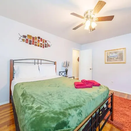 Cozy One Bedroom Close To Jfk New York
