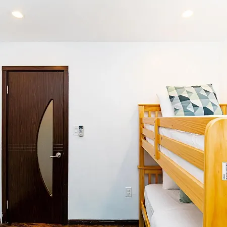 Brooklyn Trio Luxe - Entire Apartment *