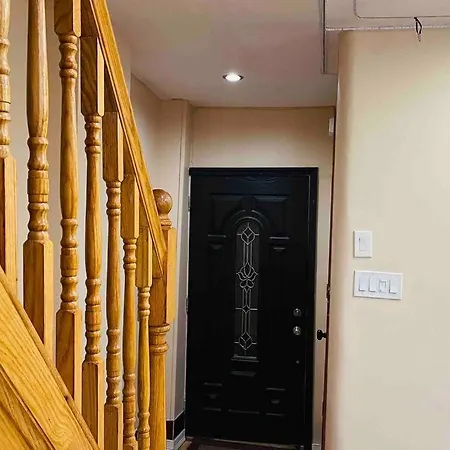 18 Min 2 Time Square Manhattan 3 Bedroom 1.5 Bath New York
