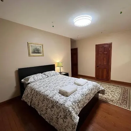 18 Min 2 Time Square Manhattan 3 Bedroom 1.5 Bath *