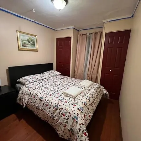 Holiday home 18 Min 2 Time Square Manhattan 3 Bedroom 1.5 Bath *