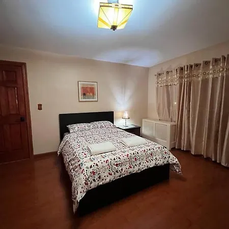 18 Min 2 Time Square Manhattan 3 Bedroom 1.5 Bath Holiday home New York