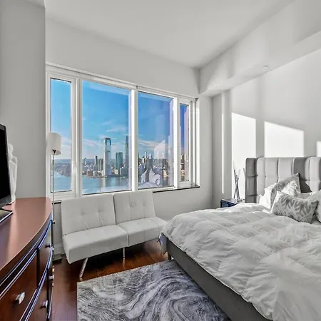 Luxurious 4 Bedroom Penthouse In Nyc *