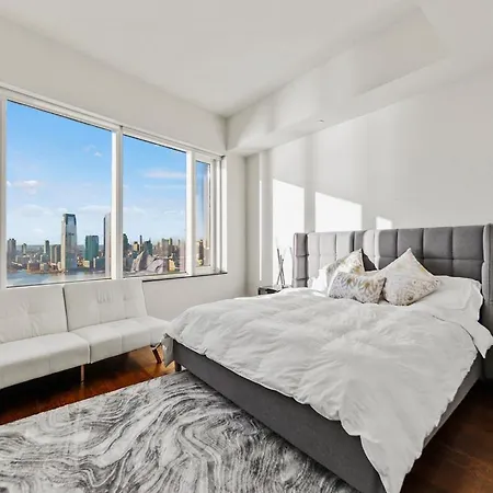 Luxurious 4 Bedroom Penthouse In Nyc *