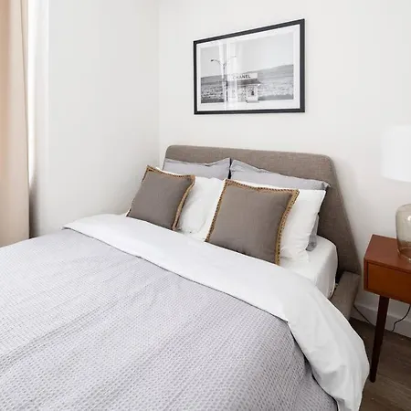 Sophisticated 2bd/1,5ba With W/d In Unit