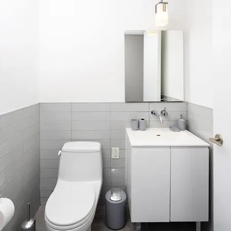 Sophisticated 2bd/1,5ba With W/d In Unit Apartment New York